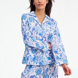 Roller Rabbit Amanda Blue and White Floral Print Button Down Pajama Top XL